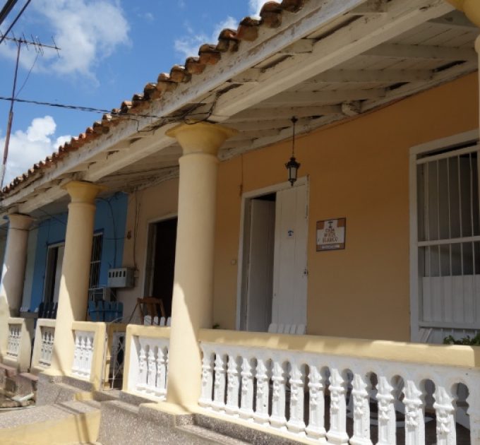 Casa Mirtha y Blanco