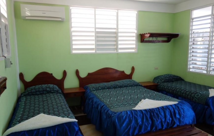 Casa Tropical Frank Oliveros