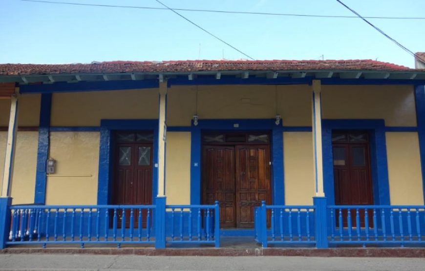 Casa Tropical Frank Oliveros