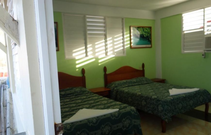 Casa Tropical Frank Oliveros