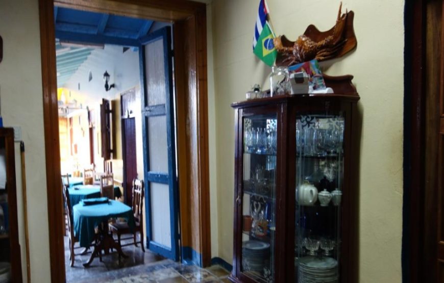 Casa Tropical Frank Oliveros