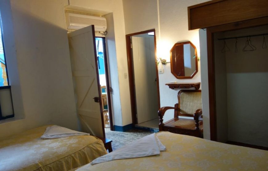 Casa Tropical Frank Oliveros