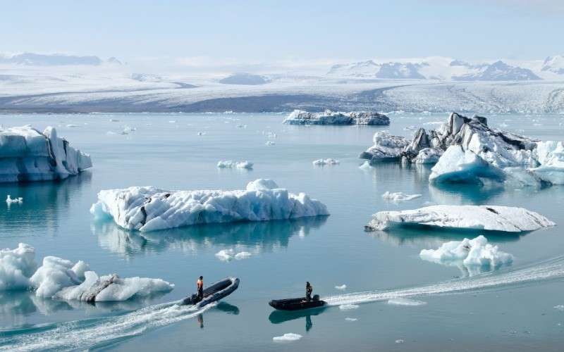 JOUR 3 : Kirkjubæjarklaustur – Skaftafell – Jökulsárlón – Höfn Champs de lave – Parc National le plus vaste d’Europe – Lagune glaciaire et ses icebergs – Glacier le plus grand d’Europe