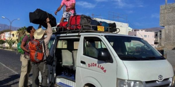 Minibus-vers-lîle-de-Santo-Antão-Trek-au-Cap-vert